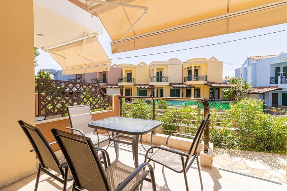 Dafni'S Seaside Luxury Studios Nikiti  Exterior photo